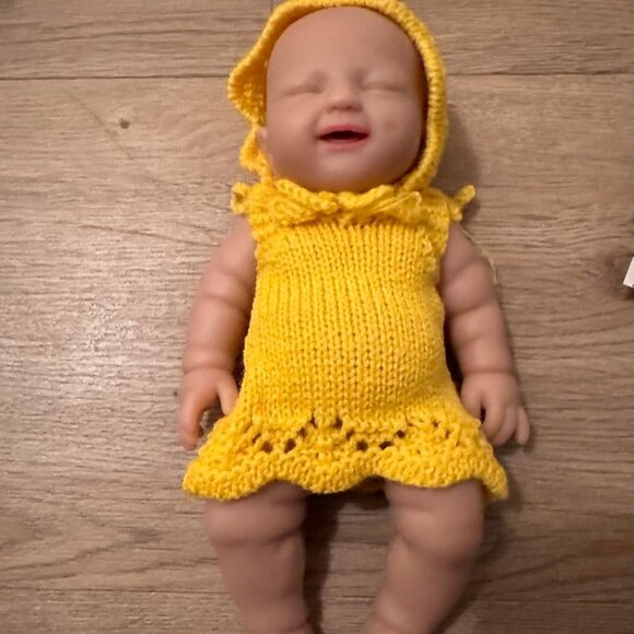 🆕8 Inch Mini Reborn Silicone Baby Doll Smile Face Infant Realistic Girl Doll - Picture 8 of 15